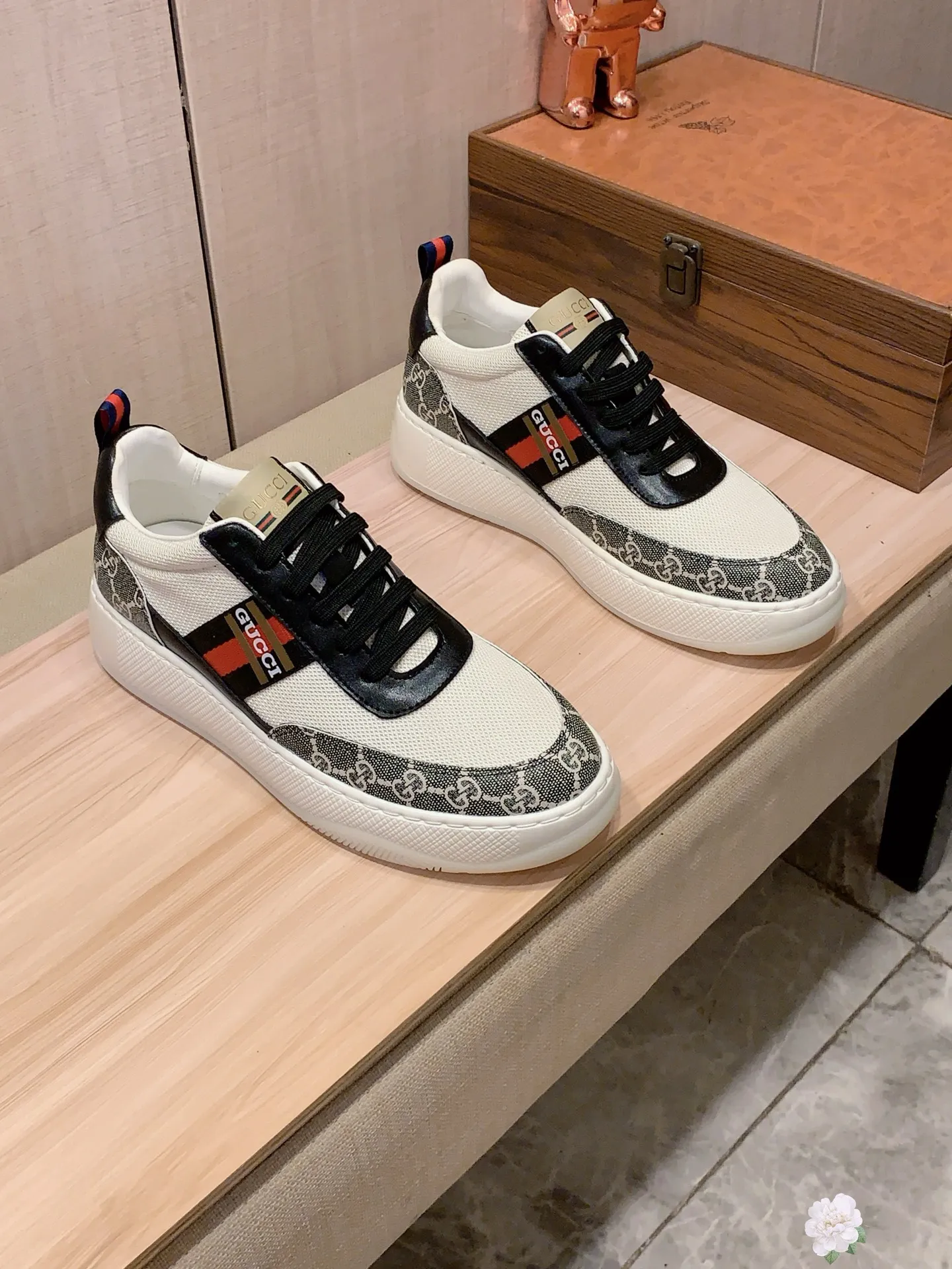 Men's Men's Shoes💰442💰💰🎩🎩[Lightning][Lightning] "Gucci*" The latest and most popular casual shoes, top brand [seduce] luxury~purchase, top~quality. [Strong] The upper is made of imported breathable cowhide with material ➕ breathable sheepskin lining (•) and fine workmanship. The original stylish and stylish soft rubber wear-resistant and non-slip outsole is light and comfortable on the feet. The real thing looks better when photographed in person. No. 143: Code: 38-44, 45 can be customized, 4️⃣ colors are available